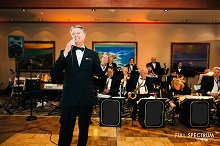 Big band entertainer